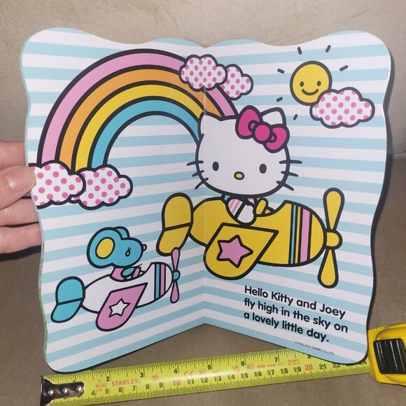 Hello Kitty Board Book Lot #4 - Picture 7 of 12